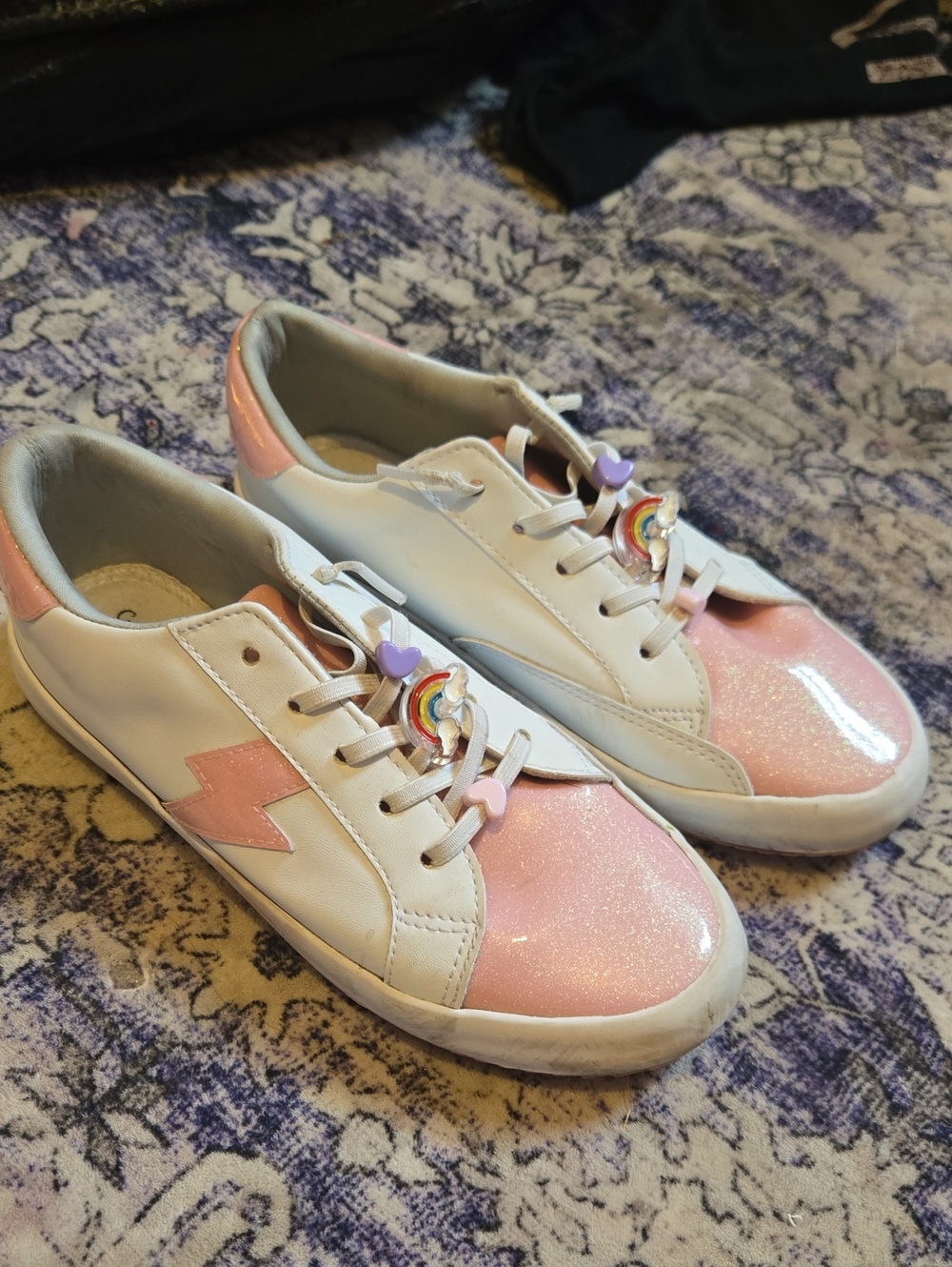 Cynthia Rowley White & Pink Glitter Girls Size 3 Sneakers Lightning Bolt Charms